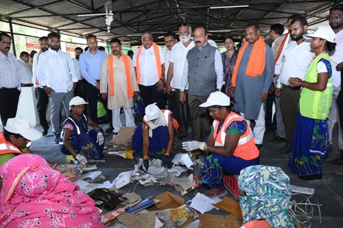 उप मुख्यमंत्री साव ने स्वच्छता दीदियों के नियमित स्वास्थ्य जांच और सुरक्षा किट प्रदान करने के दिए निर्देश